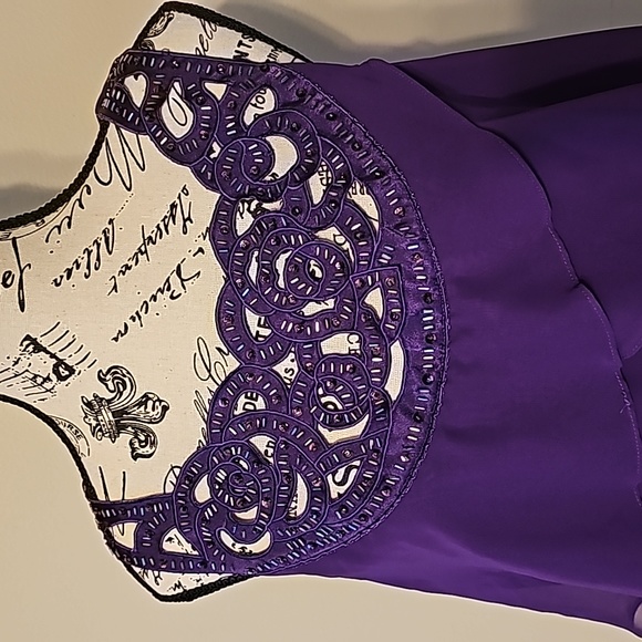 STUNNING EVENING DRESS!! 😍 💜 - Picture 2 of 10